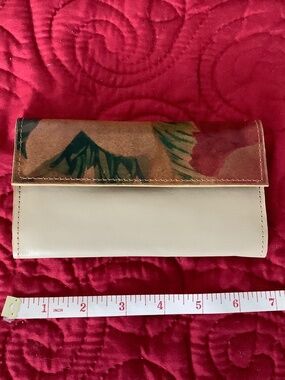 Floral Leather Wallet Clutch style with Multicompartments
